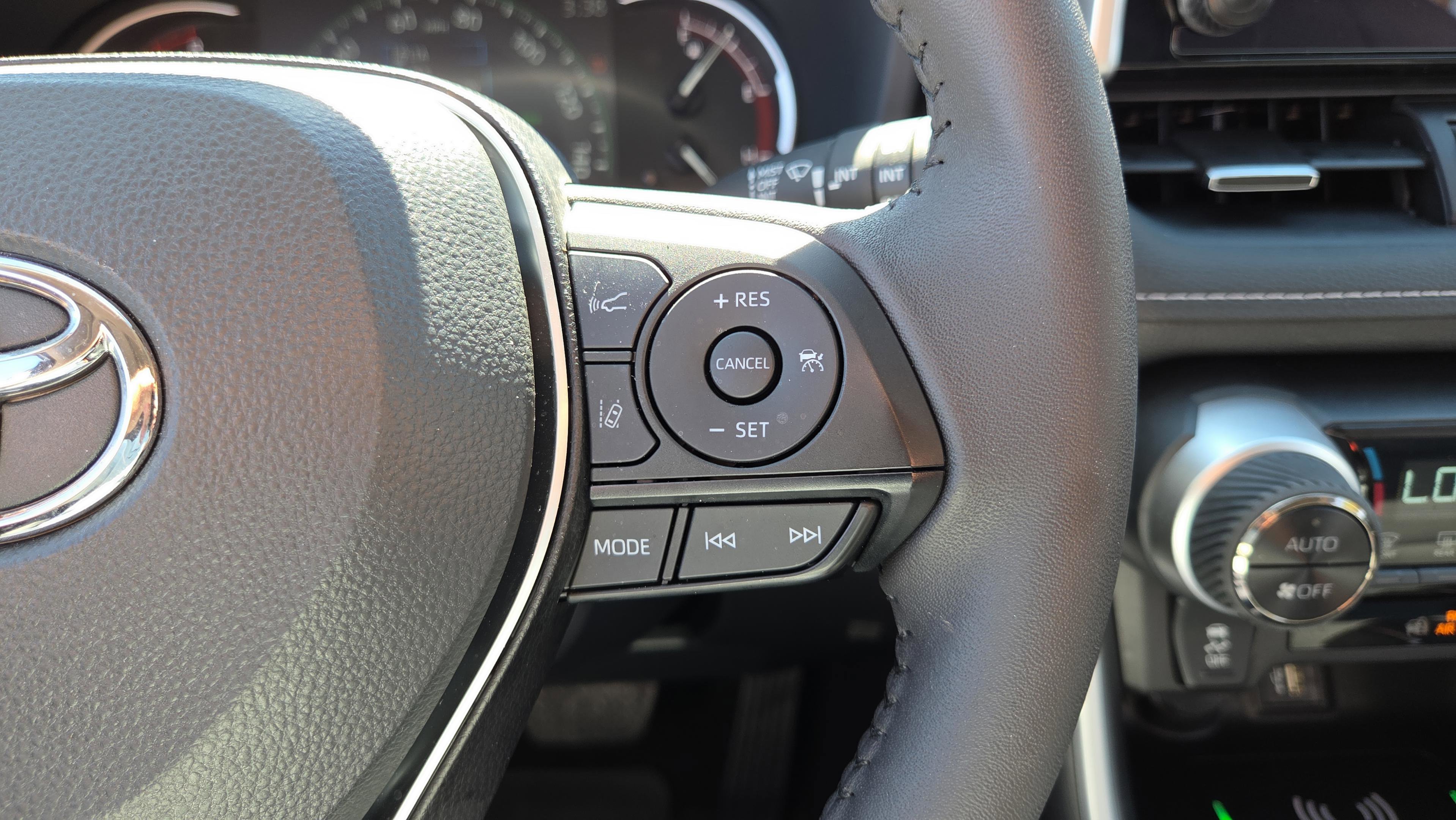 Certified 2025 Toyota RAV4 XLE Premium image 32