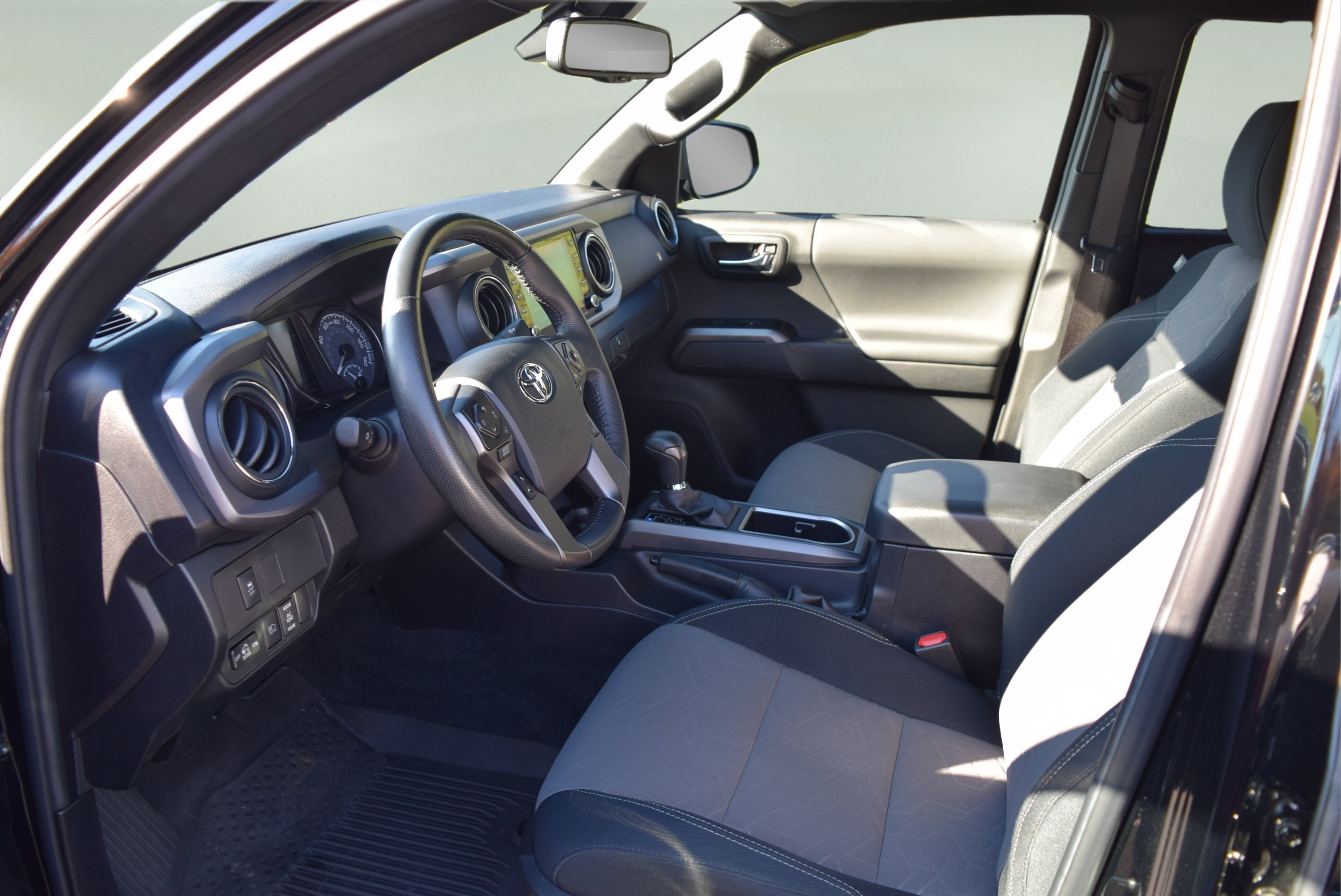 Used 2023 Toyota Tacoma TRD Off-Road AWD/4WD image 10