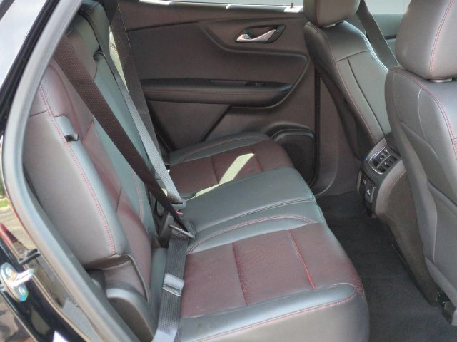 Used 2025 Chevrolet Blazer RS FWD image 29