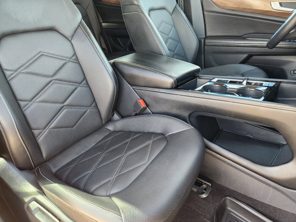 Used 2024 Volkswagen Atlas SE AWD/4WD image 22