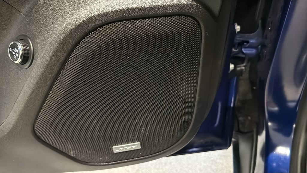 Used 2023 GMC Acadia AT4 w/ Technology Package image 25