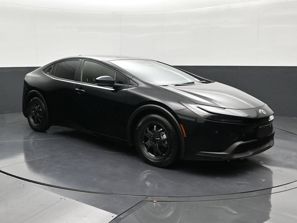 Used 2024 Toyota Prius LE FWD image 7