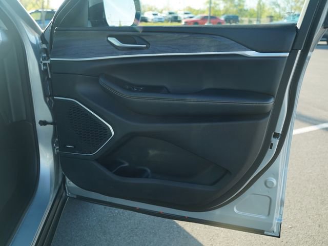 Used 2023 Jeep Grand Cherokee 4WD 4xe w/ Luxury Tech Group II image 22