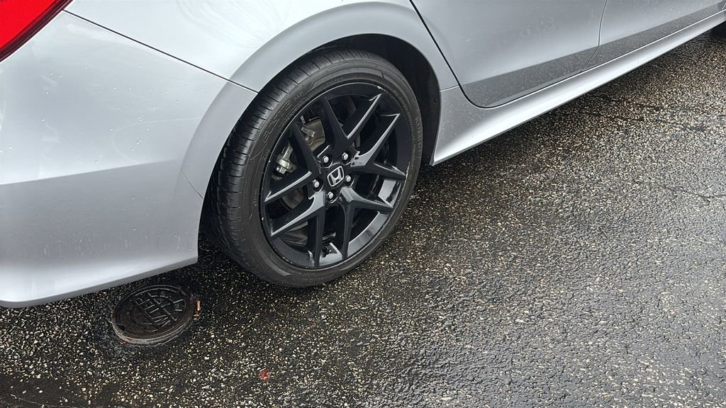 Used 2023 Honda Civic Sport image 8