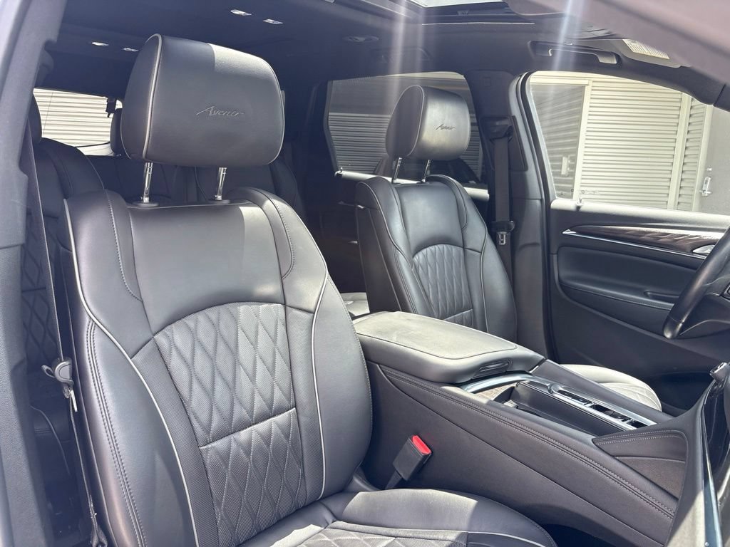 Used 2023 Buick Enclave Avenir w/ Avenir Technology Package FWD image 18