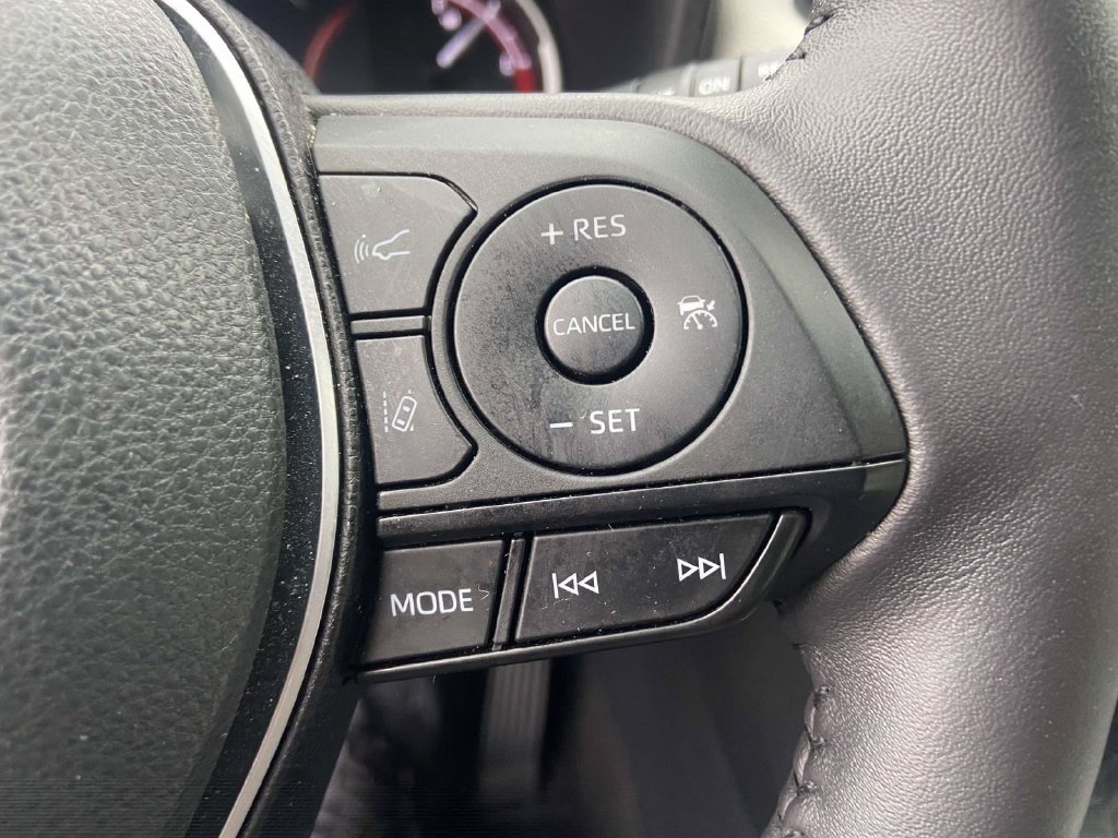 Used 2024 Toyota RAV4 XLE Premium FWD image 32