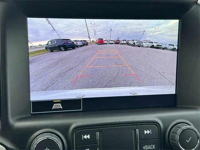 Used 2024 GMC Terrain SLT image 23