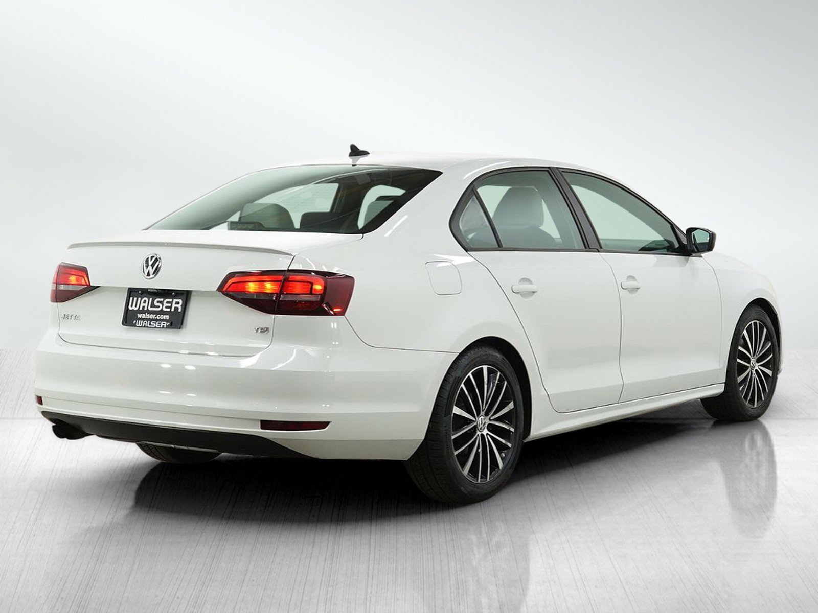 Used 2016 Volkswagen Jetta Sport FWD image 5