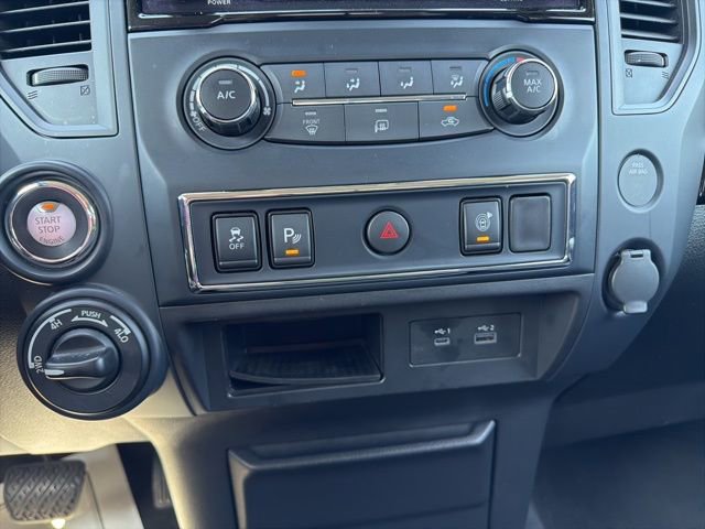 Used 2022 Nissan Titan SV image 25