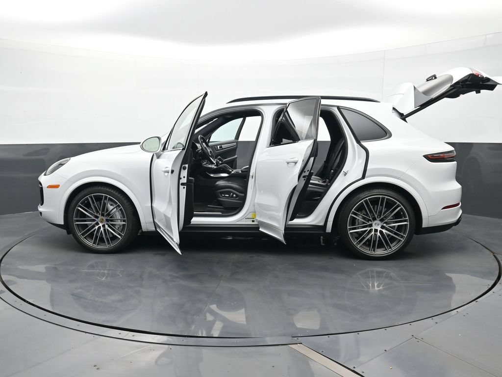 Certified 2021 Porsche Cayenne Turbo AWD/4WD image 30