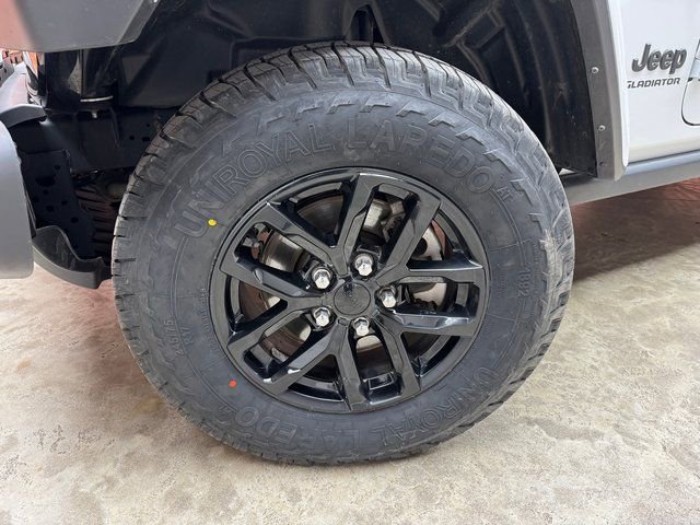 Used 2022 Jeep Gladiator Sport AWD/4WD image 27