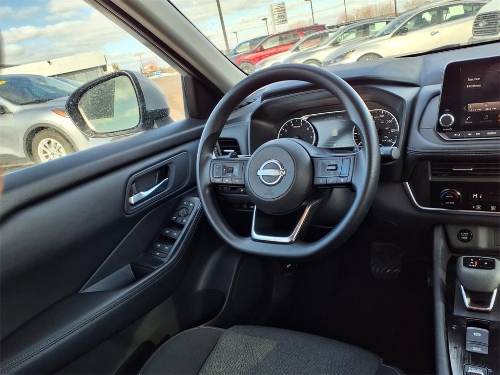 Used 2024 Nissan Rogue SV image 25