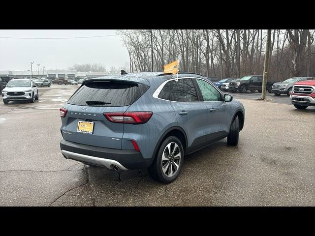 Certified 2023 Ford Escape Platinum AWD/4WD image 4