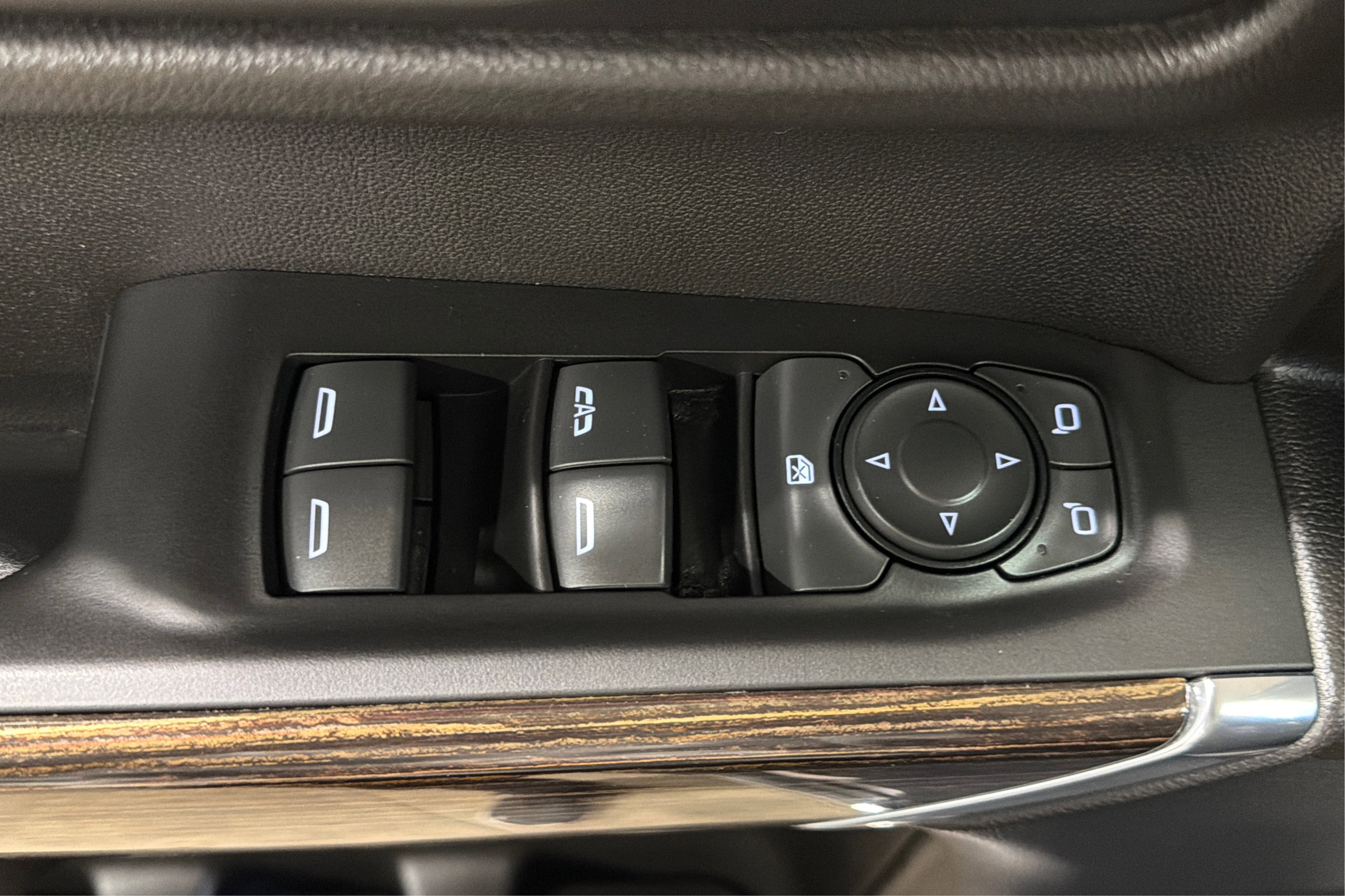 Used 2022 GMC Sierra 1500 SLE w/ X31 Off-Road Package AWD/4WD image 16