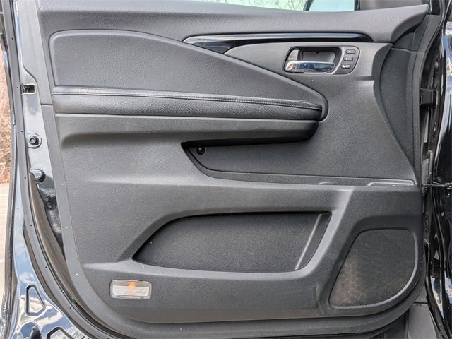 Used 2018 Honda Pilot Touring image 11