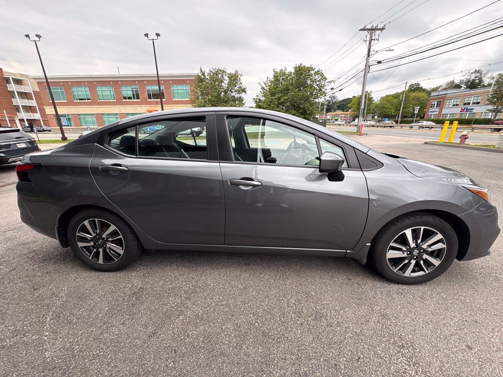 Certified 2022 Nissan Versa SV FWD image 5