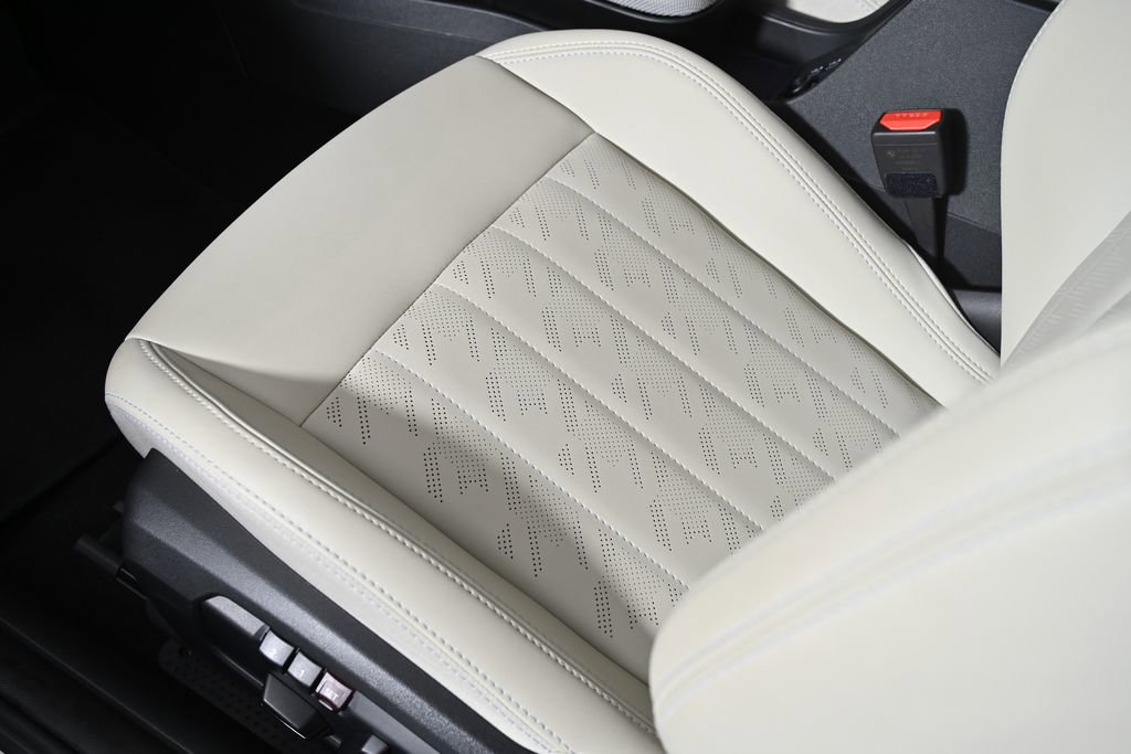 Certified 2025 MINI Cooper S image 23