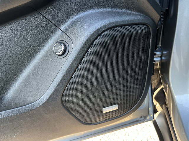 Used 2023 GMC Acadia SLE w/ Driver Convenience Package image 24