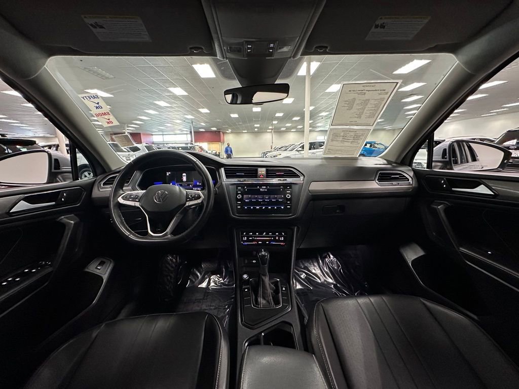 Used 2022 Volkswagen Tiguan SE FWD image 25