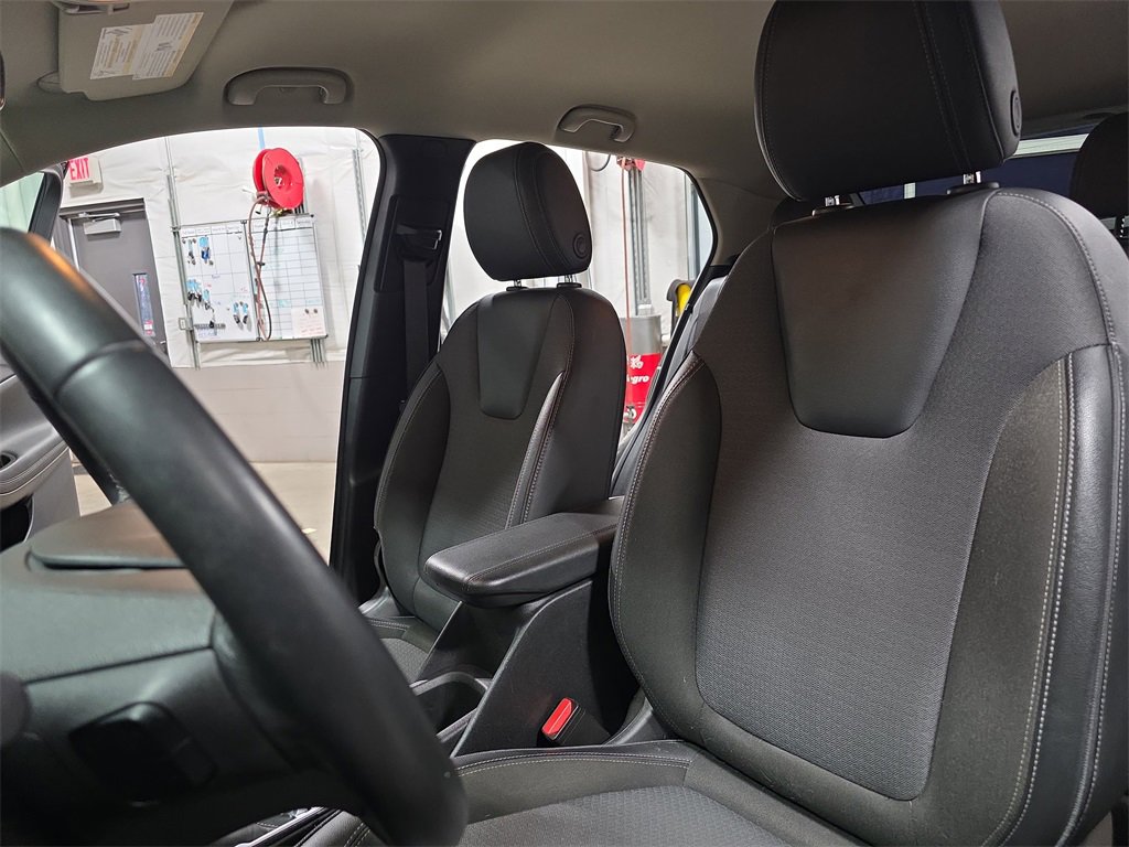 Used 2021 Buick Encore GX Select image 15