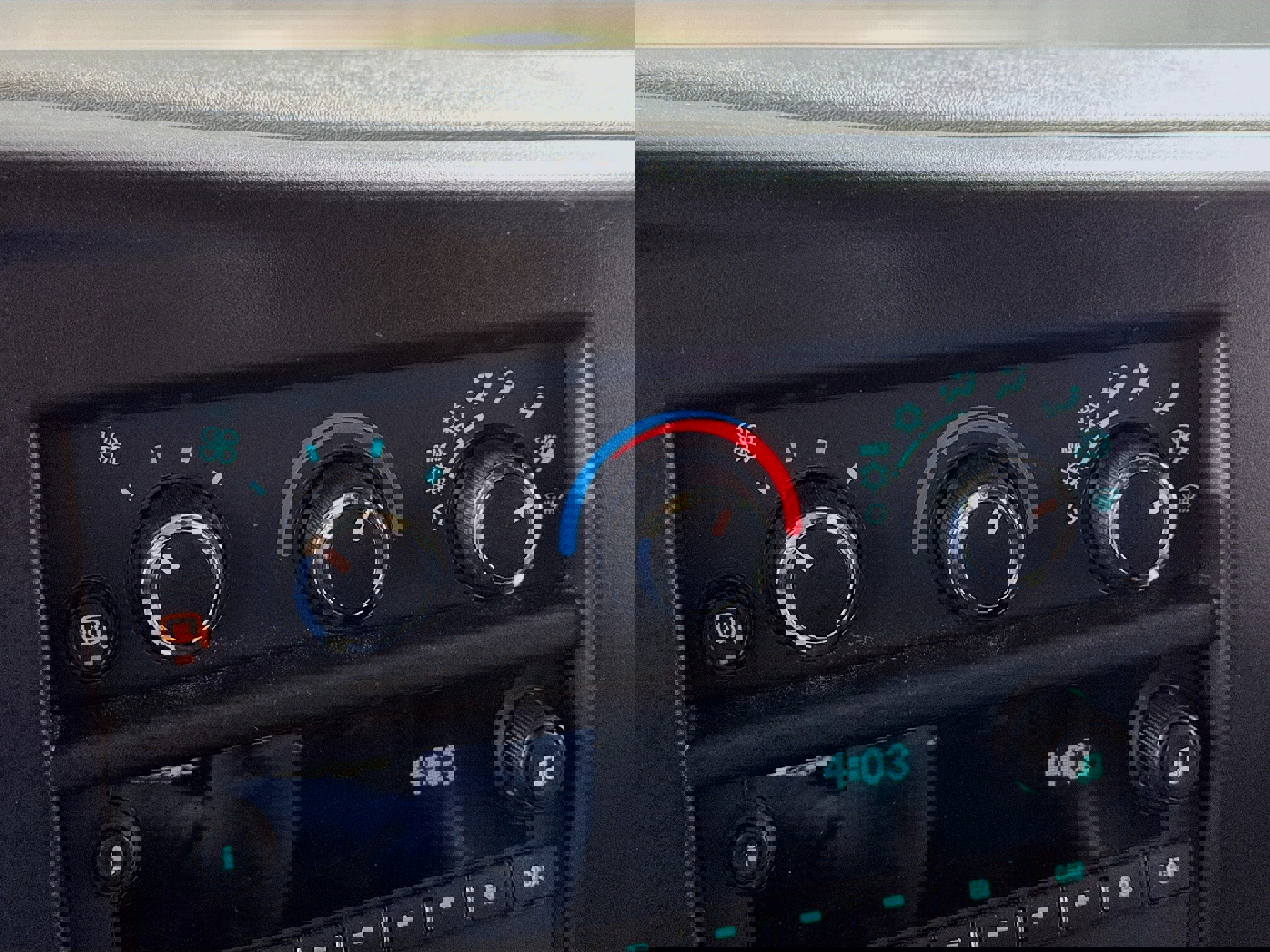 Used 2024 Chevrolet Express 2500 w/ Driver Convenience Package image 16