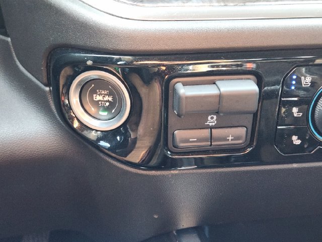 Used 2024 Chevrolet Silverado 1500 LTZ AWD/4WD image 8