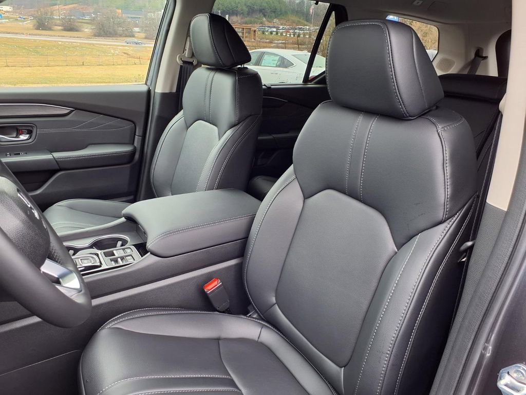 New 2026 Honda Pilot Touring image 13