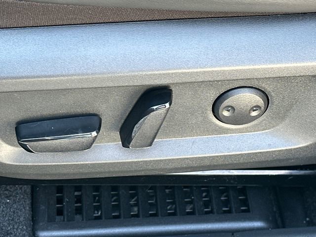 Used 2023 Nissan Rogue SV w/ SV Premium B Package image 39