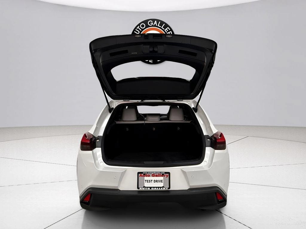 Used 2021 Lexus UX 200 w/ Accessory Package (Z1) FWD image 9