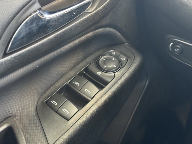 Used 2022 Chevrolet Equinox RS w/ RS Leather Package image 32