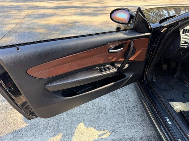 Used 2008 BMW 135i Convertible RWD image 22