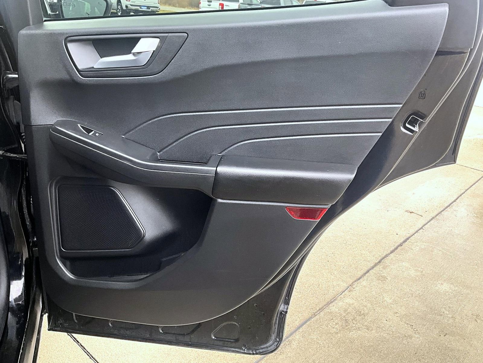 Used 2025 Ford Escape ST-Line image 18