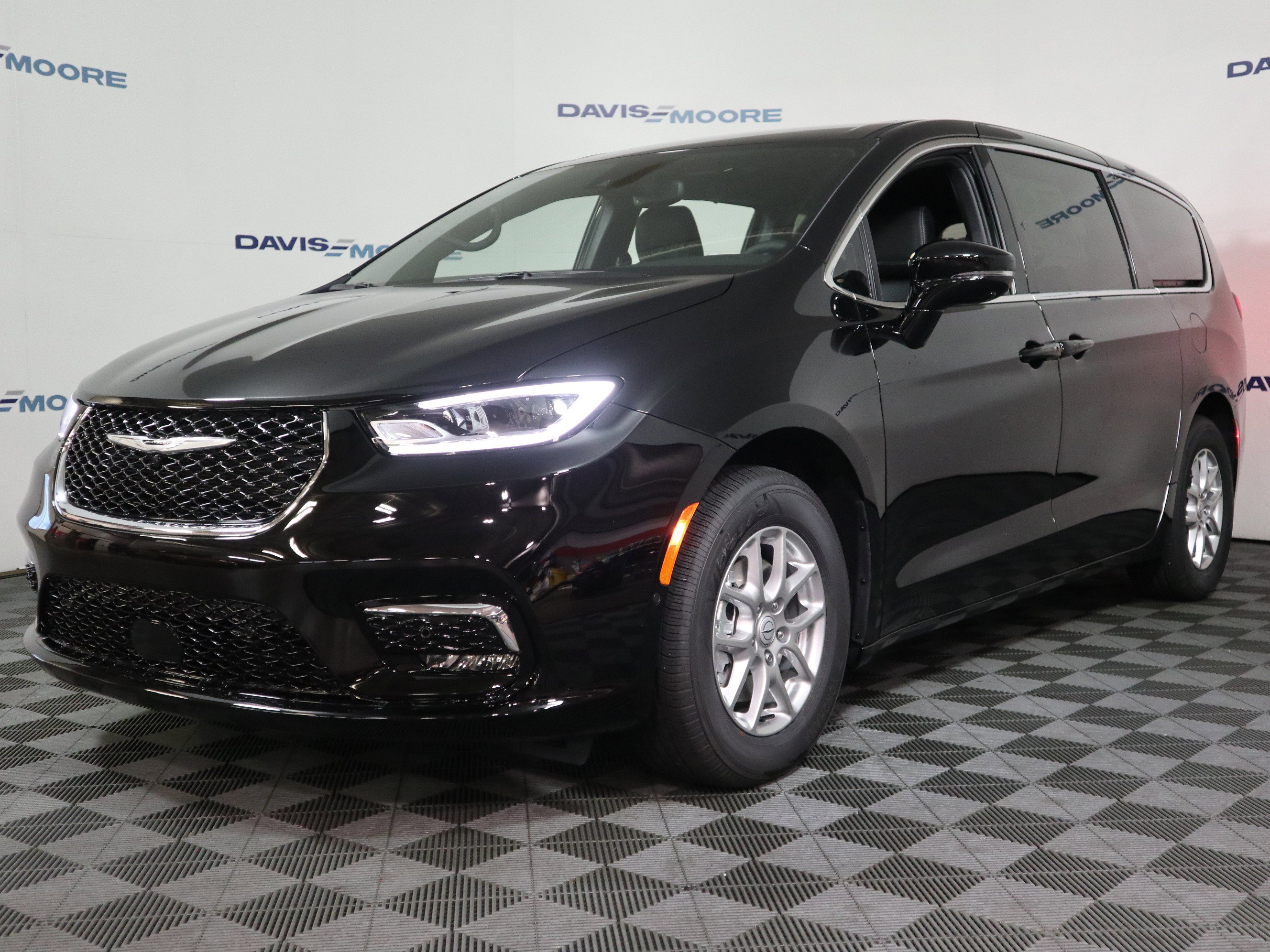 New 2026 Chrysler Pacifica Select image 12