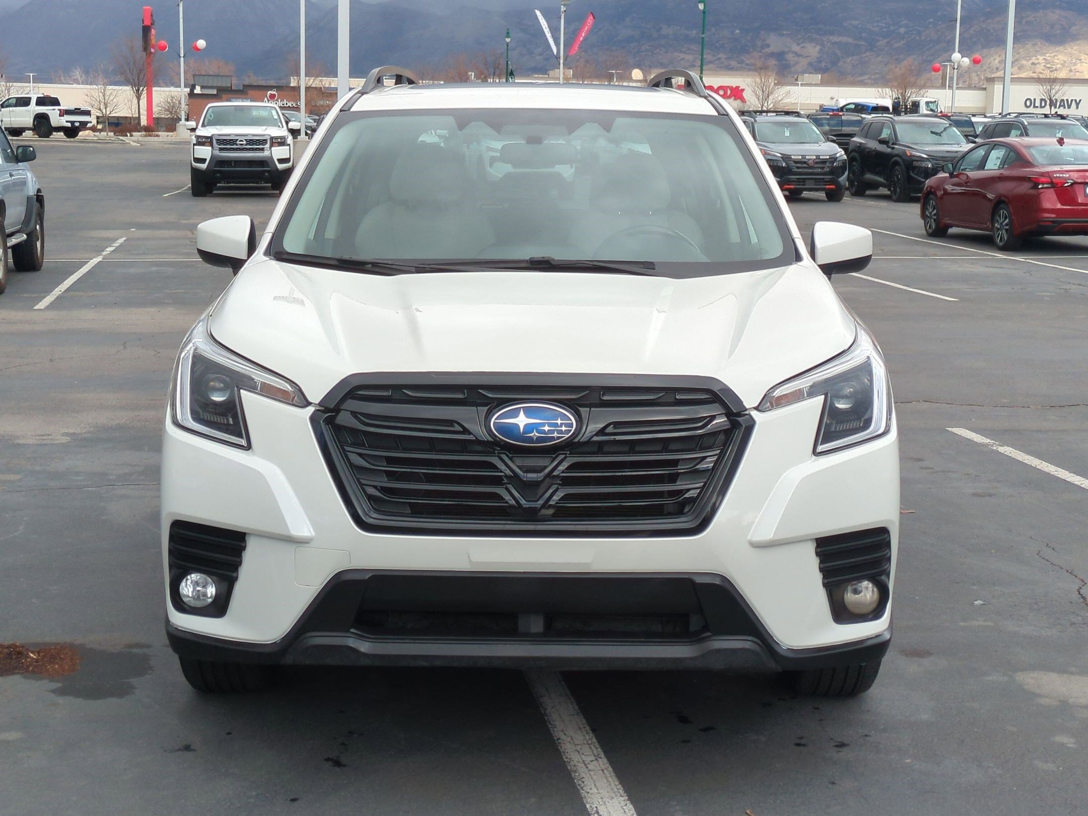 Used 2022 Subaru Forester Premium image 9