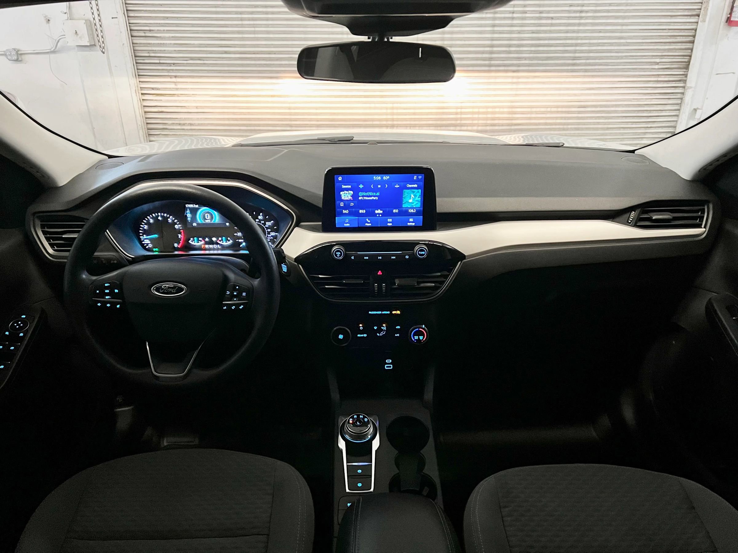 Used 2021 Ford Escape SE w/ SE Sport Appearance Package image 12