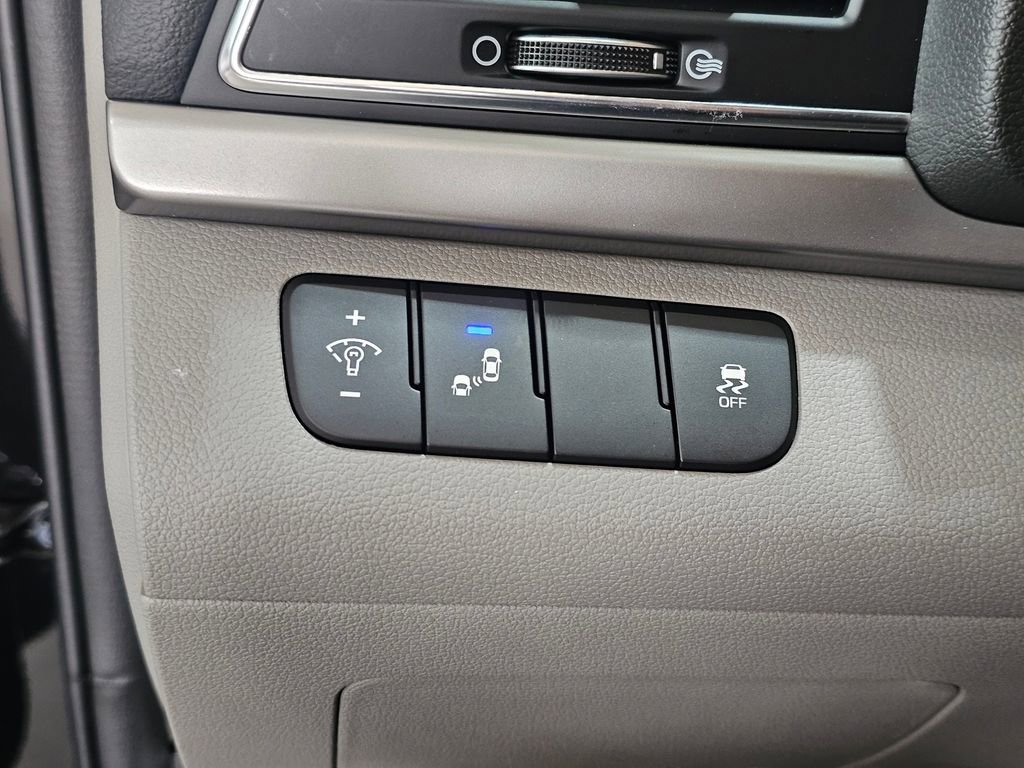 Used 2018 Hyundai Elantra SEL FWD image 17