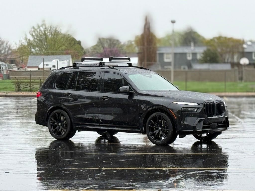Used 2024 BMW X7 M60i w/ Executive Package image 3