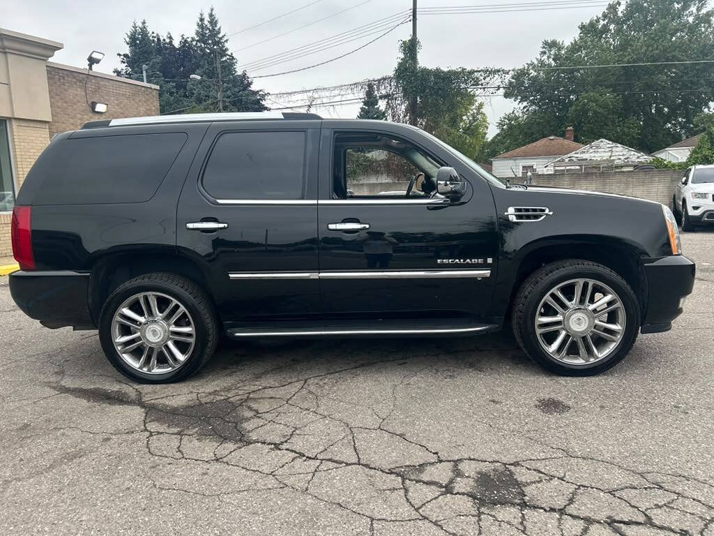 Used 2007 Cadillac Escalade AWD w/ Information Package image 4