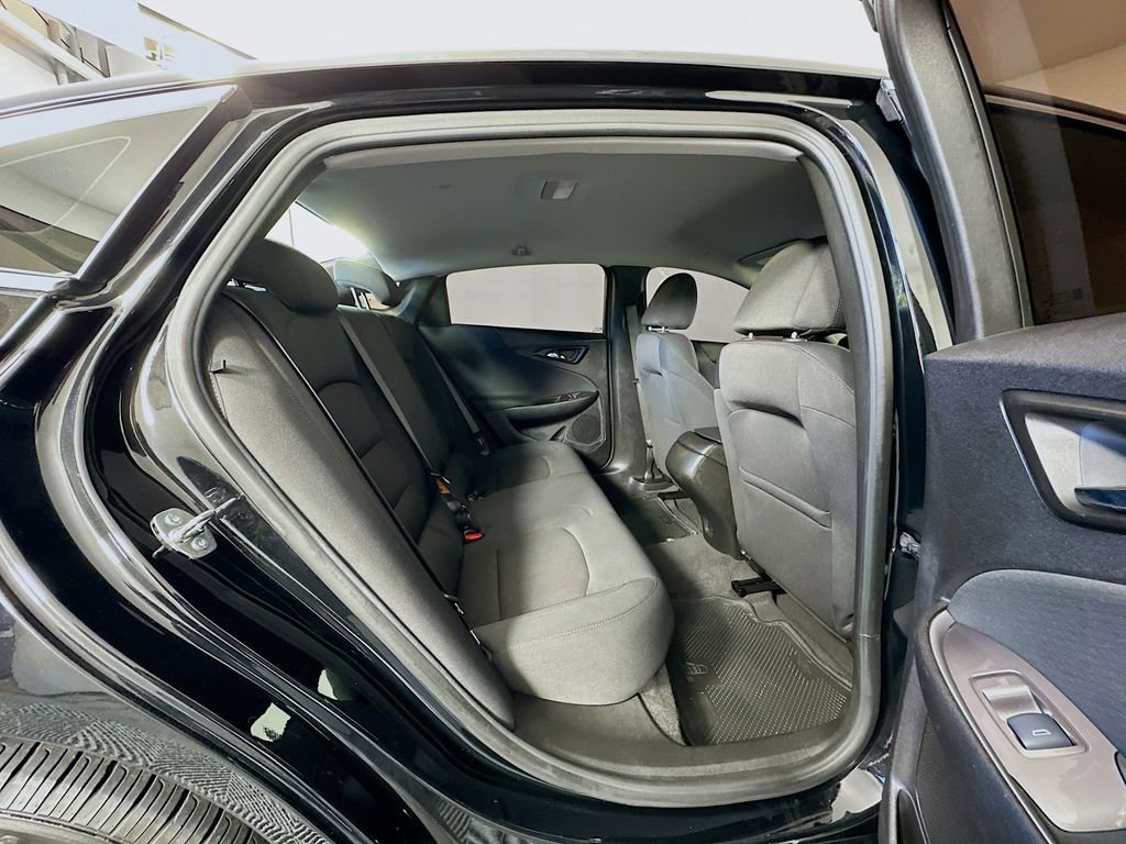 Used 2023 Chevrolet Malibu LS image 25