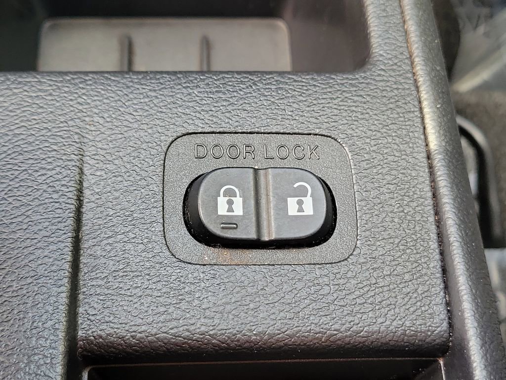 Used 2011 MAZDA MAZDA2 Touring FWD image 35