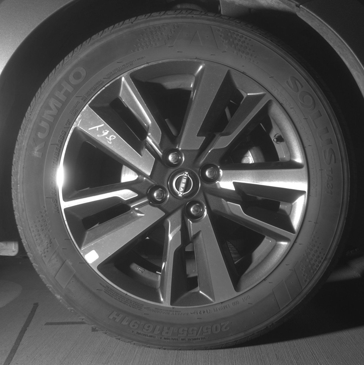 Used 2025 Nissan Versa SV image 13