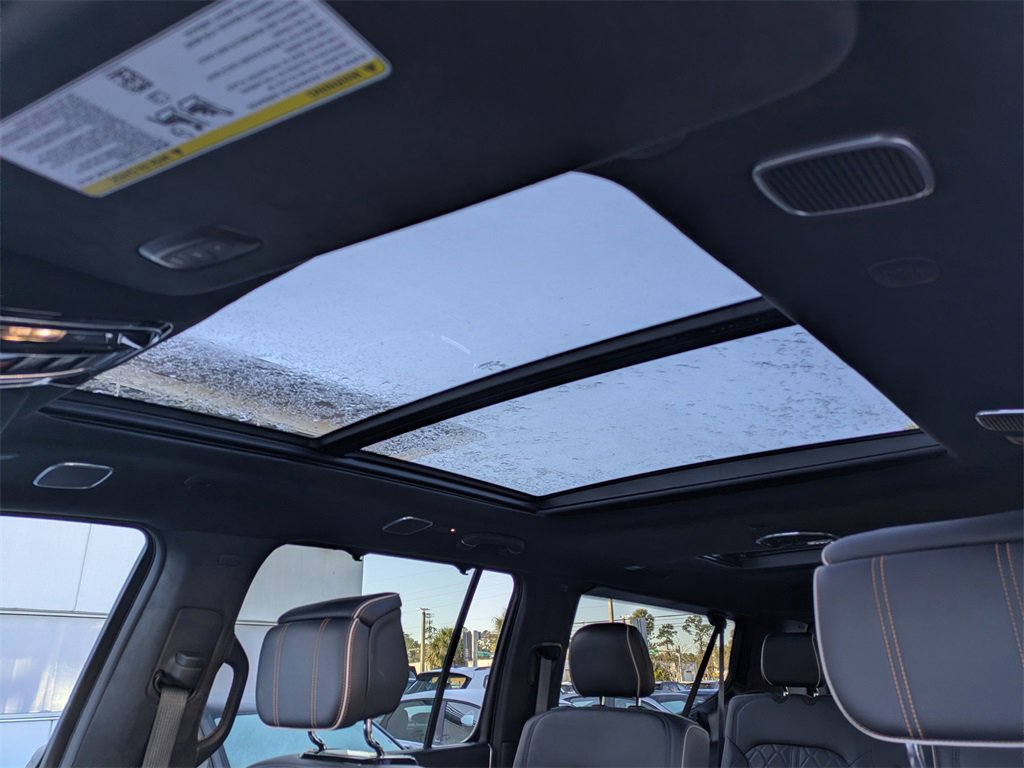 Used 2024 Jeep Grand Wagoneer L Series III image 33