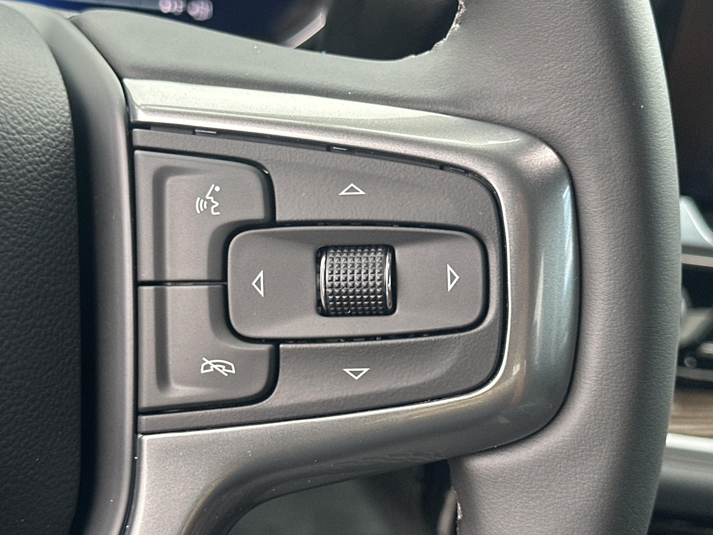 New 2026 Chevrolet Silverado 1500 RST w/ LPO, Dark Essentials Package AWD/4WD image 25