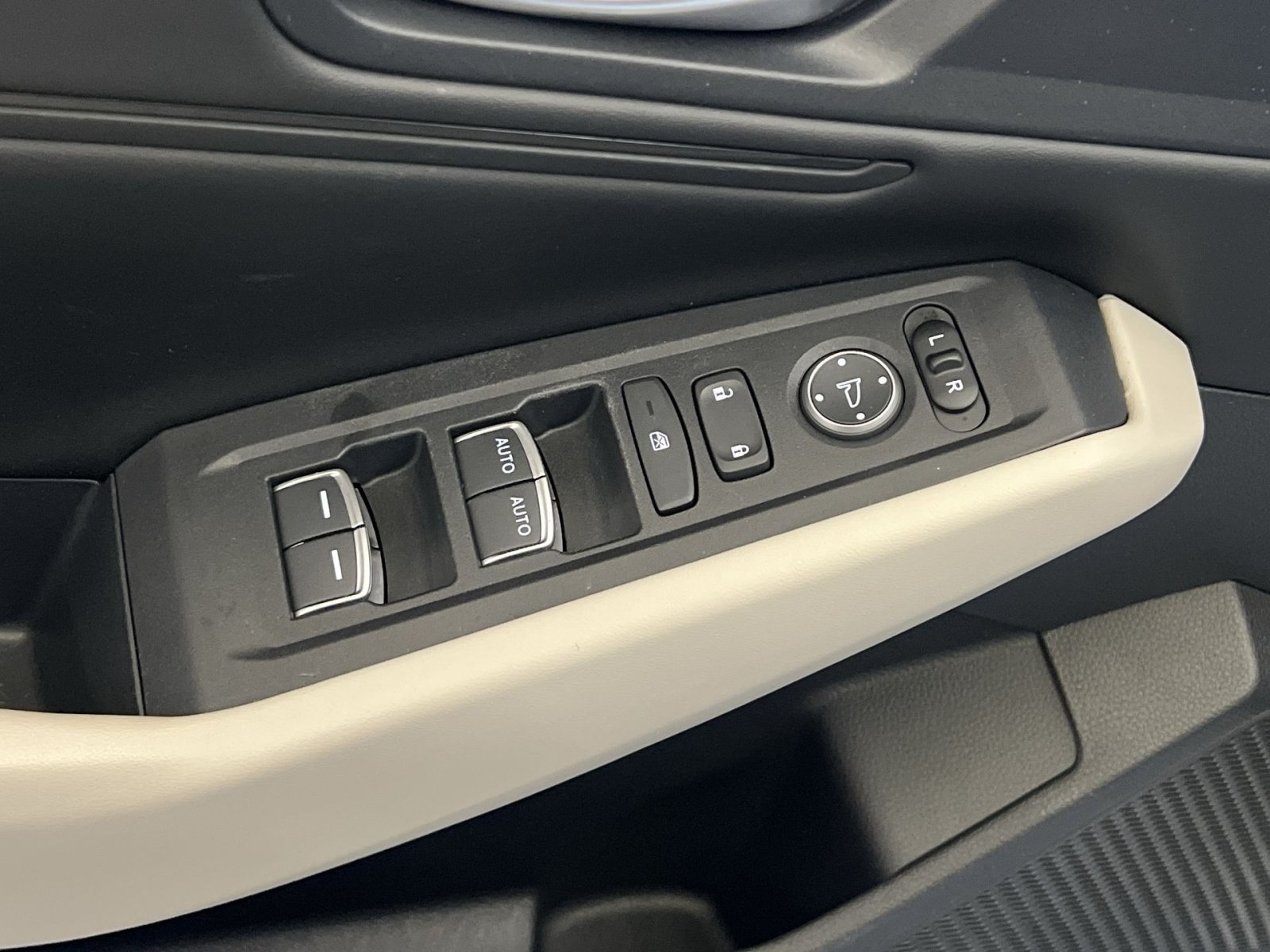 Used 2023 Honda Accord EX image 14