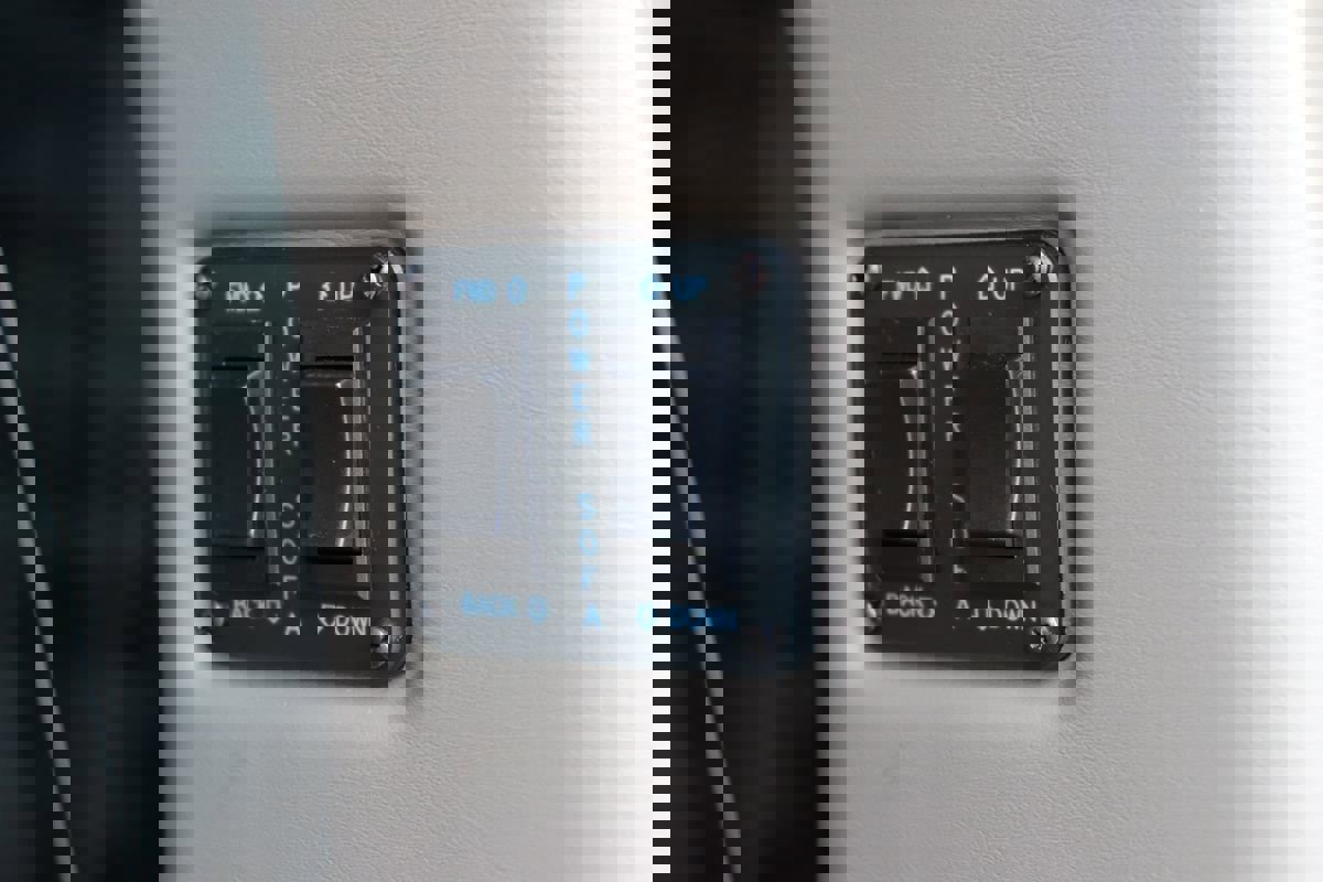 Used 2020 GMC Savana 2500 Extended w/ Enhanced Convenience Package image 50