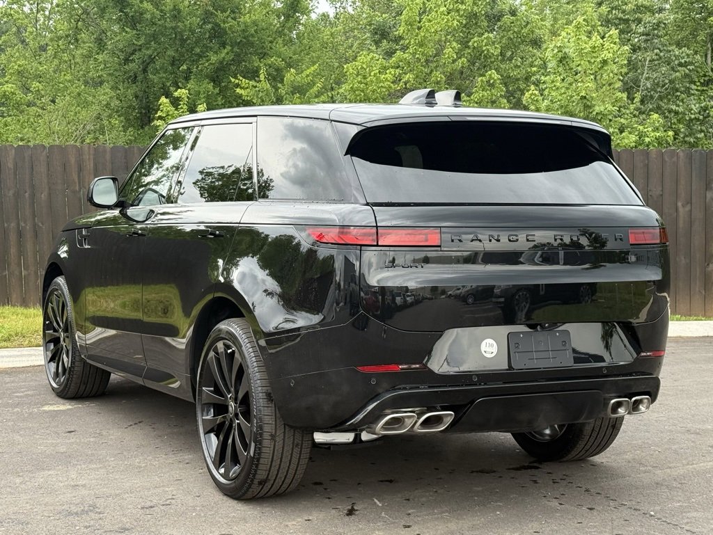 New 2025 Land Rover Range Rover Sport Dynamic SE image 3