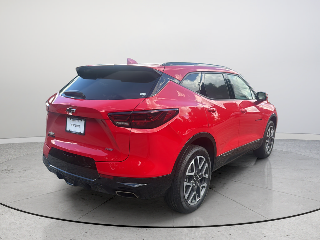 Certified 2023 Chevrolet Blazer RS w/ Driver Confidence II Package FWD image 6