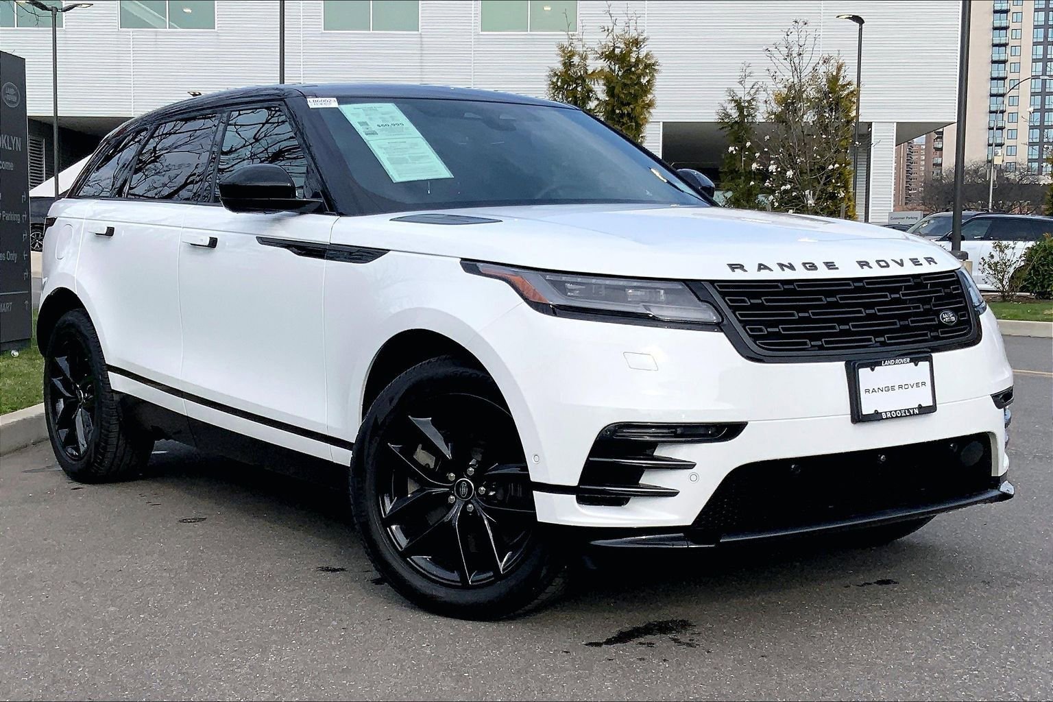 Used 2026 Land Rover Range Rover Velar Dynamic SE image 2
