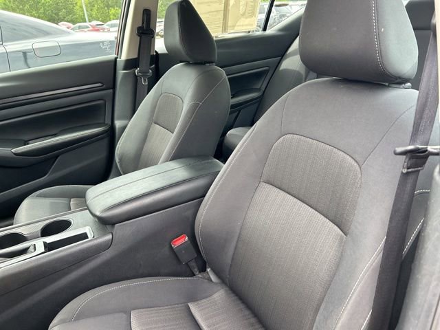 Used 2025 Nissan Altima 2.5 SV FWD image 31