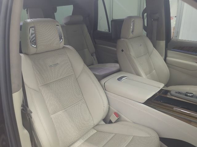 Used 2022 Cadillac Escalade Premium Luxury Platinum w/ LPO, Radiant Package image 13